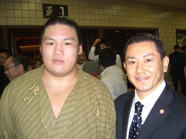 H18.9 秋場所 幕下全勝優勝　H18.11 九州場所 新十両昇進